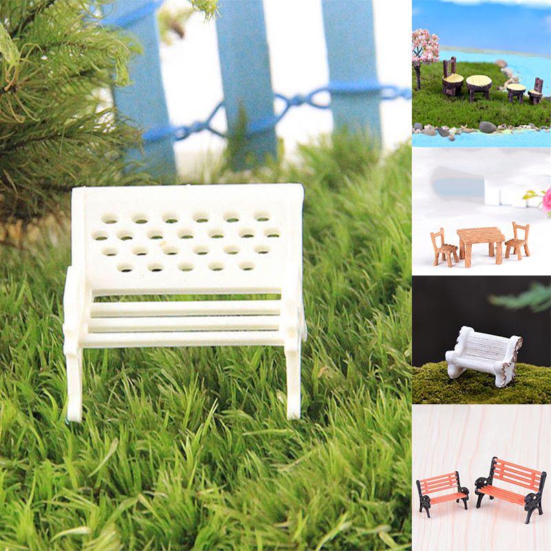 Набор миниатюрных садовых скамеек Прочная смола Белый стул и коричневый стол Декор микроландшафта