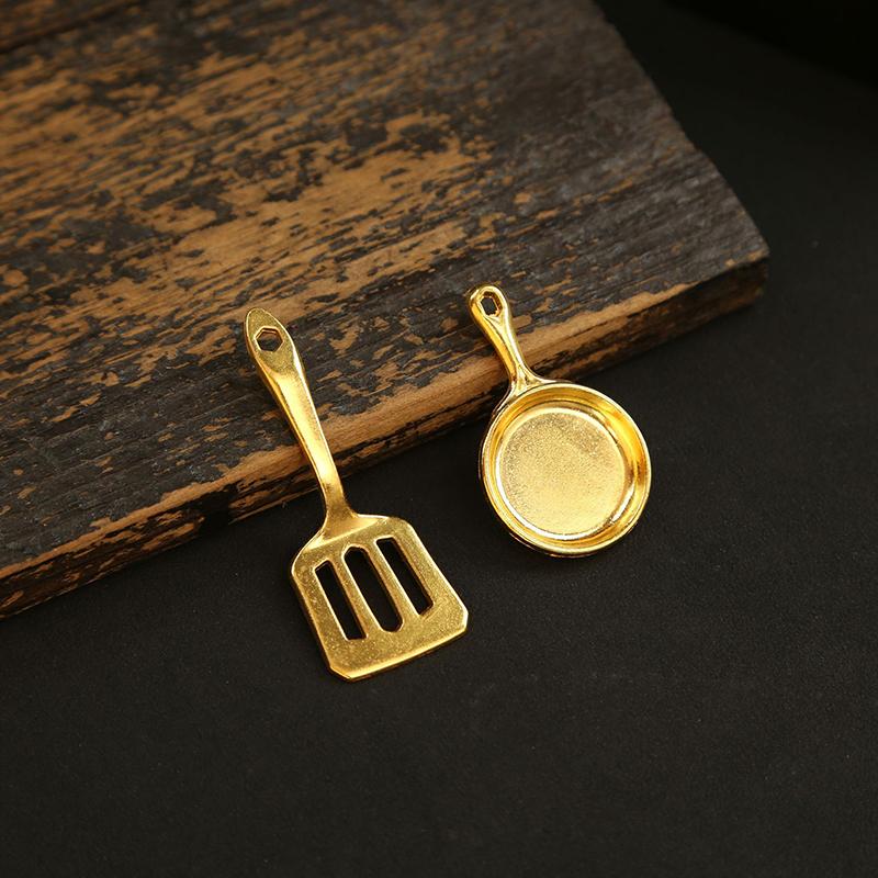 Mini Golden Shovel Golden Pot Keychain Game Peripheral Teamfight Tactics Key Chain Creative Toy Bag Car Key Holder Pendant
