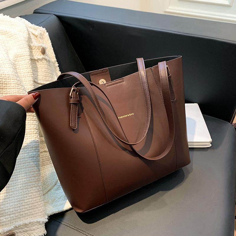 Retro Minimalist Atmospheric Commuting Shoulder Bag for Women Spring Summer New Western-style Large Capacity Tote Shoulder Bag