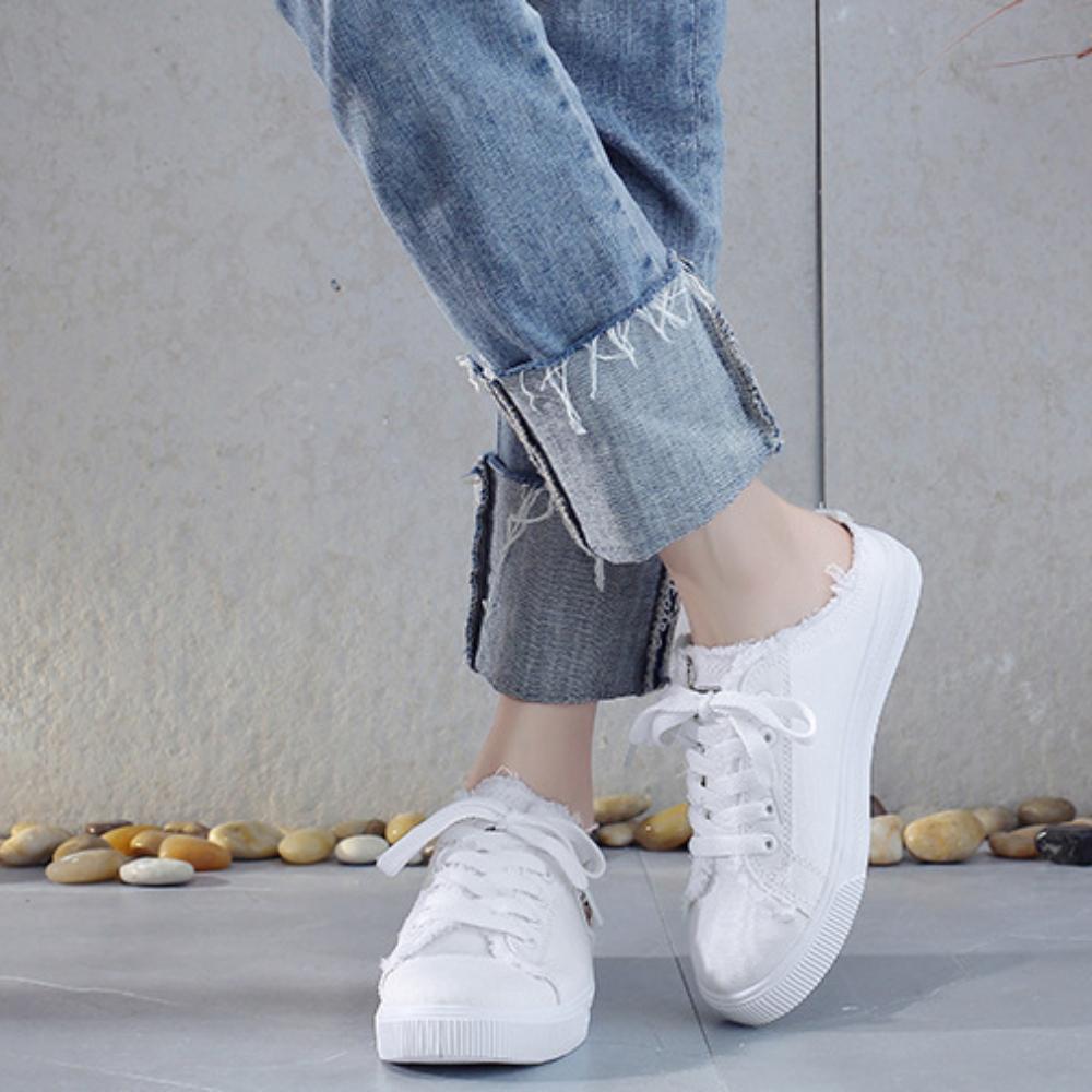 Холщовые туфли Новые Женские Весенние Маленькие Белые Плоская Подошва Доска Ленивые Туфли Один Удар Полуподдержка