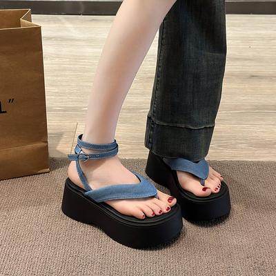 Модные летние женские сандалии на платформе и танкетке, модные сандалии-гладиаторы с перемычкой для пальца, элегантные женские туфли для вечеринки