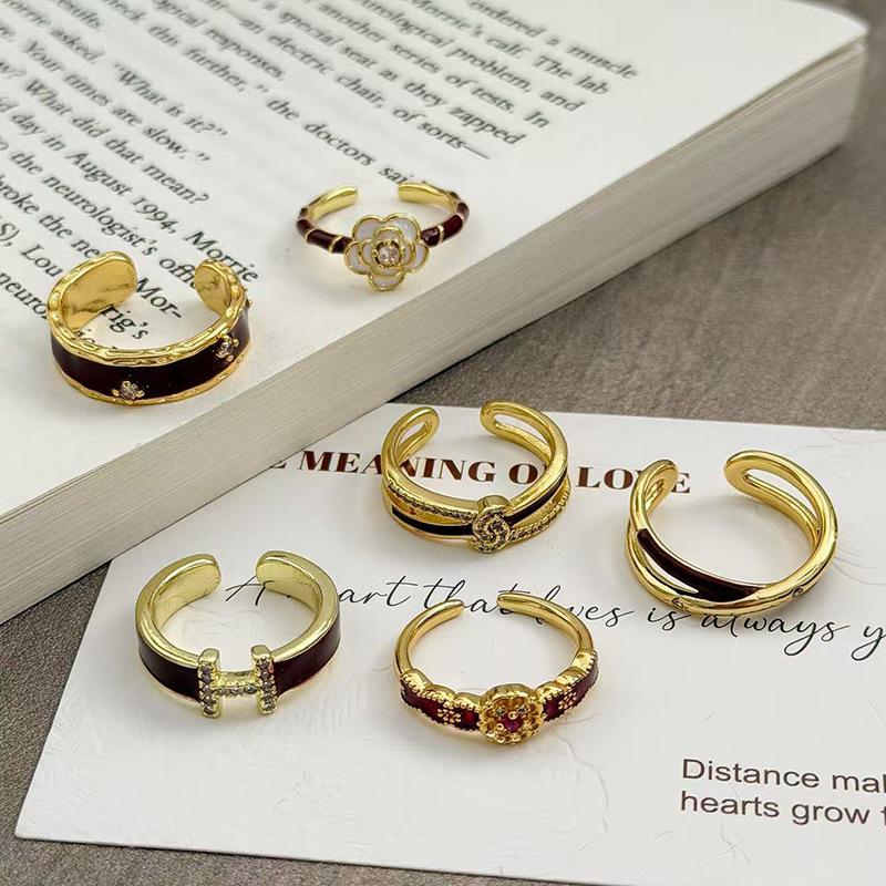 Новогоднее Анкара Красная Капля Масла Кольцо Удачи Zir*****Pen Ретро Легкая Роскошь Нишевый Премиальный Чувственный Кольцо на Указательный Палец Женское