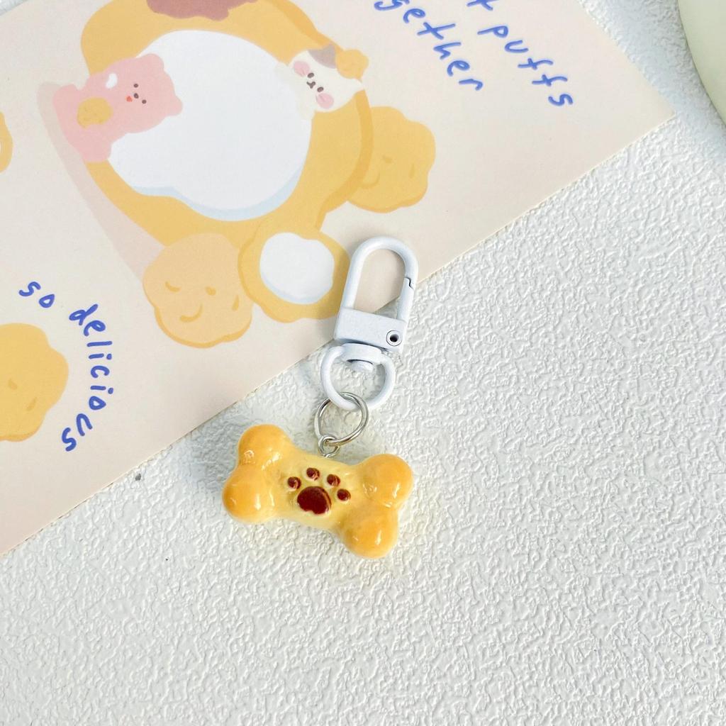 Sweet Puppy Paw Bone Keychain - Cute and Stylish Backpack Accessory for Couples and Students