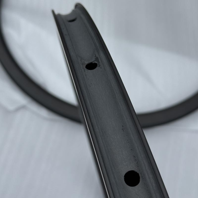Gravel Road Carbon Disc Brake Rim Hooked Tubeless Ready 24mm internal Width Paint-free process