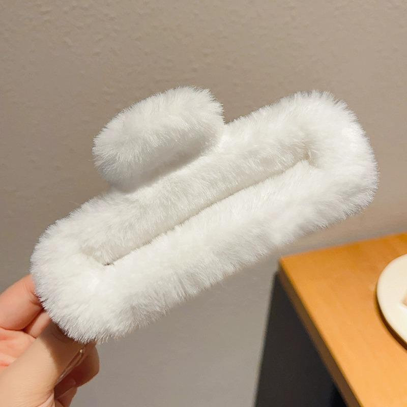 Large Plush Claw Clip for Women - Autumn/Winter 2023 Furry Hair Accessory, Square Shark Design, High-End Headwear