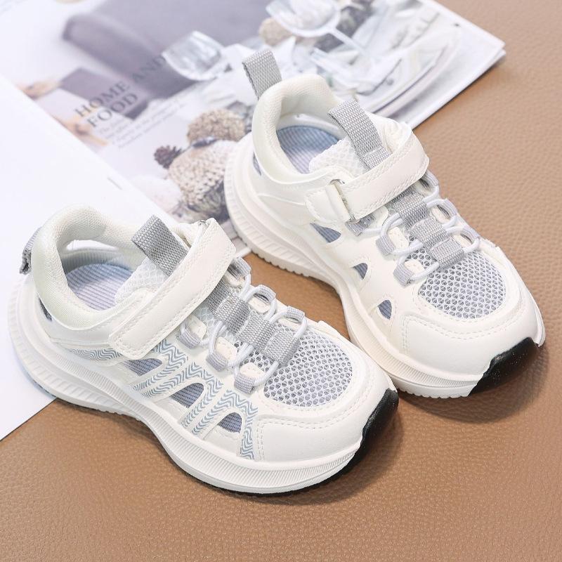 New girls' hollow-out athletic shoes, breathable mesh upper, soft sole, non-slip, with Velcro straps and a closed-toe design