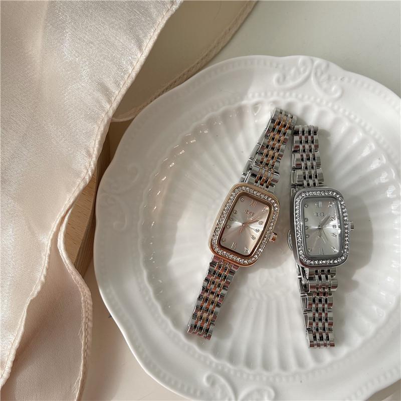 Retro Oval-Shaped Exquisite Watch For Women, French Elegant Style, Trendy Women'S Watch, Timepiece And Accessories.