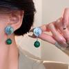 Геометрические серьги в современном китайском стиле с имитацией зеленого агата – национальный тренд, универсальный дизайн