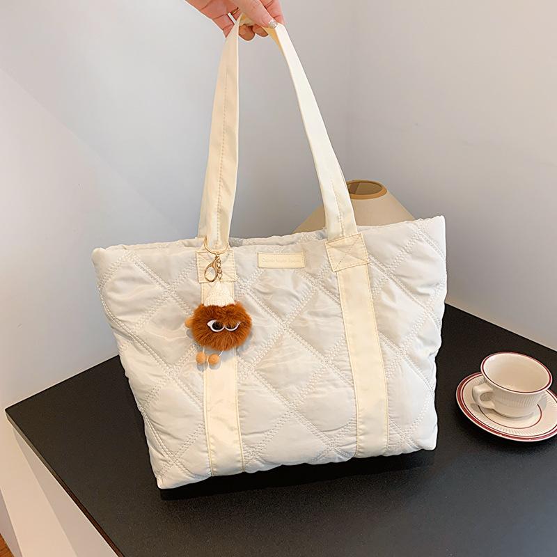 Стеганая сумка-тоут из космического хлопка женская 2024 новая на плечо ручная осенне-зимняя для работы большая сумка ромбовидная стежка хлопковая сумка женская сумка тренд