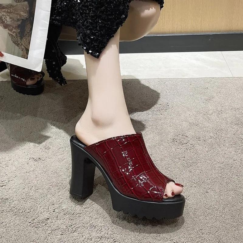 2024 Дизайнерские женские тапочки с открытым носком, модные туфли-гладиаторы на платформе, женские босоножки на высоком квадратном каблуке, размеры 35-40