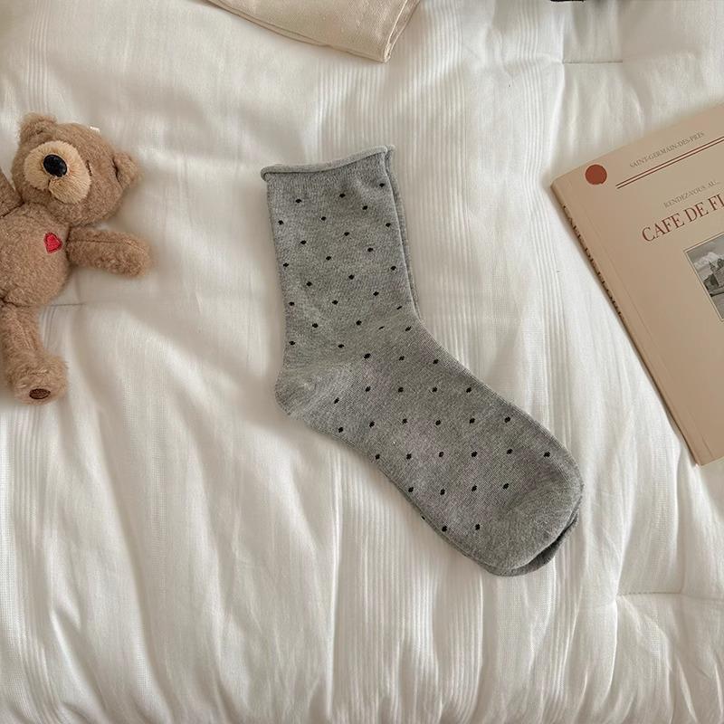 Women's Polka Dot Mid-Calf Socks - Spring to Autumn, Trendy Korean Style, Thin Sports Design with Rolled Edge.