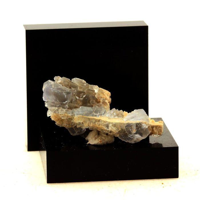 Pierres et Minéraux. Fluorite. 58.0 ct. La Barre, Puy-de-Dôme, France.