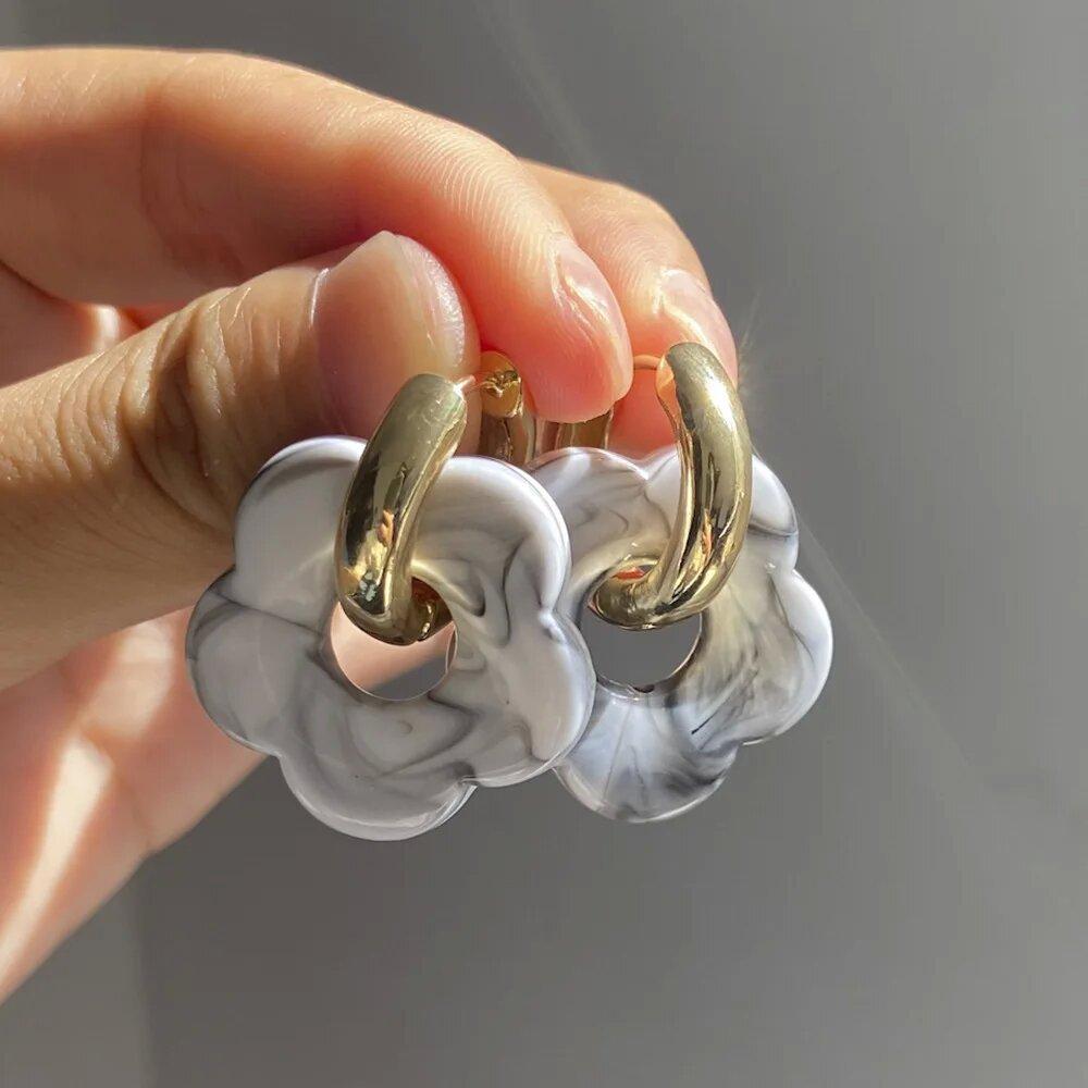 Cute Resin Colorful Flower Charms Earring Gold Color Circle Ear Buckle Hoop Earrings Jewelry for Women