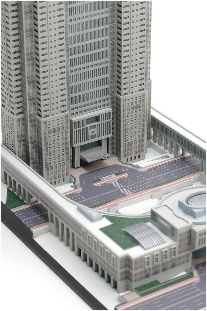 Wave 1/2000 Tokyo Metropolitan Government Building Snap-Fit Type Plastic Model Kit (No Glue Required) OG021