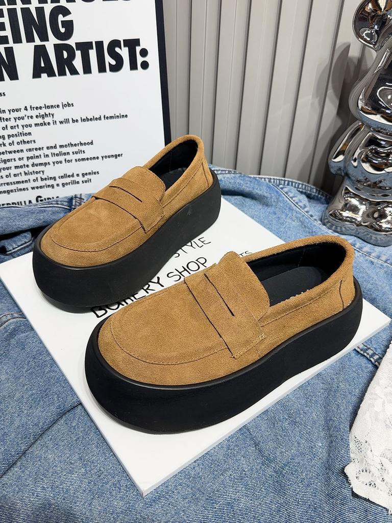 Популярные лоферы 2025 новые повседневные туфли удобные и модные универсальные и стройнящие ультралегкие на толстой подошве женские универсальные трендовые туфли женщины