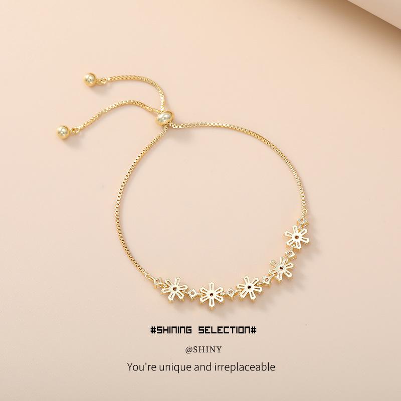 Браслет-пуловер «Снежинка из циркония»: Элегантный женский нишевый дизайн