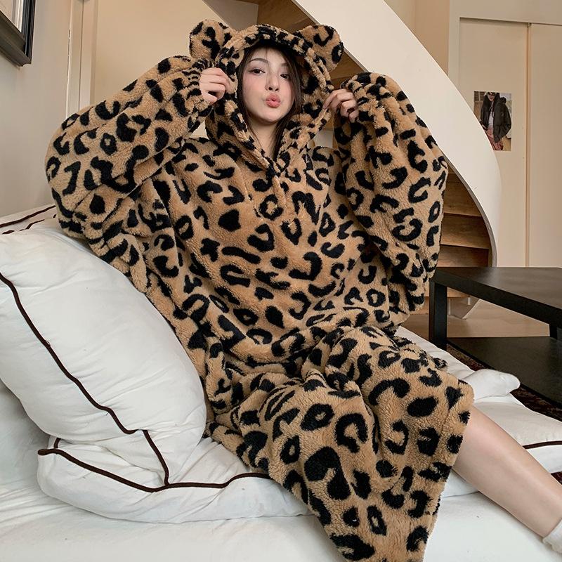 Oversize Hooded Nightdress Coral Fleece Nightwear Women's Plush Thickened Winter Sleepwear Loose Flannel Bathrobe Nightgown
