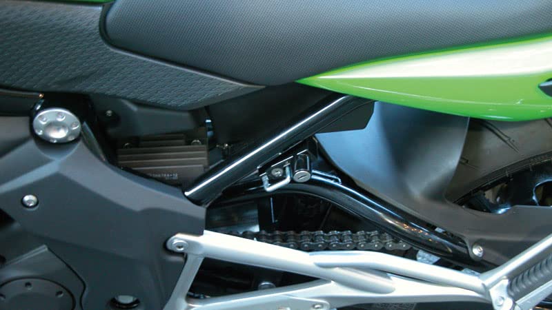 Замок для шлема Kijima Черный Ninja400R/ER-4n('11-'13)/Ninja650R/ER-6n('09-'11)/ЭР-6ф('09-'10) 303-1521