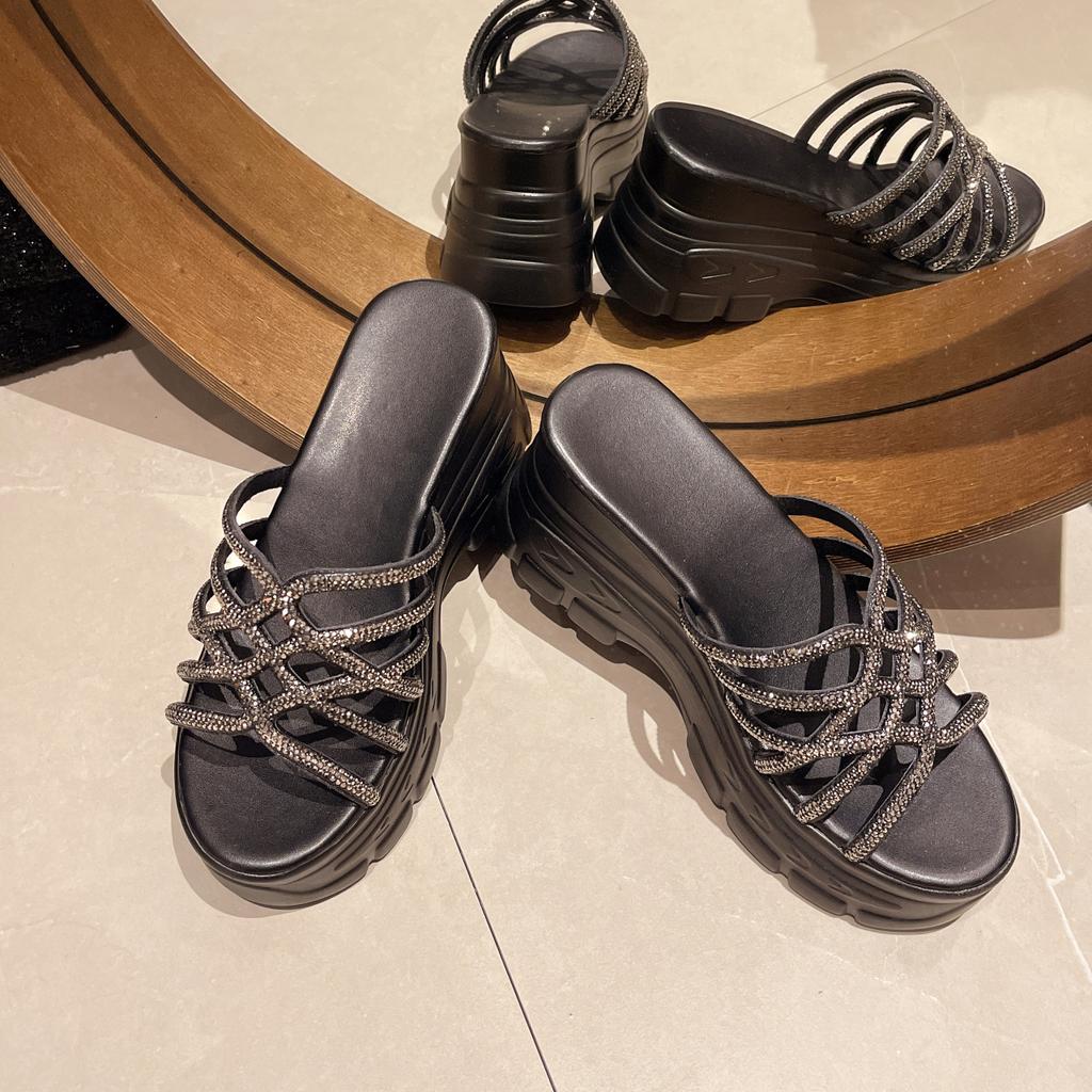 Thick-soled Wedge Slippers Women's Summer 2024 New Non-slip Outer Wear One-word Slippers Popular Casual Beach Sandals