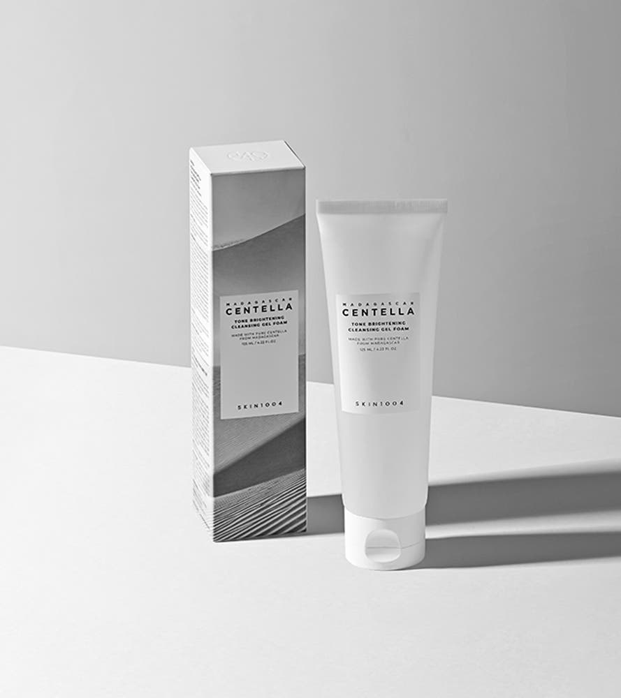 Skin1004 Осветляющий очищающий гель-пенка Madagascar Centella Tone 125 мл