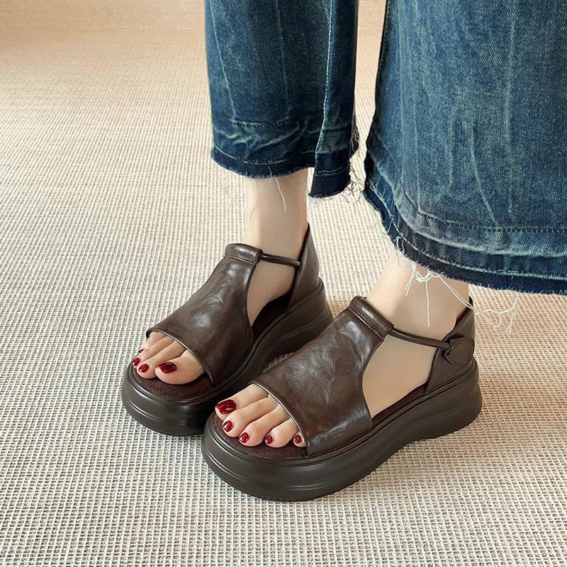 Место!! Ретро повседневные сандалии на платформе с открытым носком, красивые женские летние новые универсальные на мягкой подошве, увеличивающие рост, римские туфли