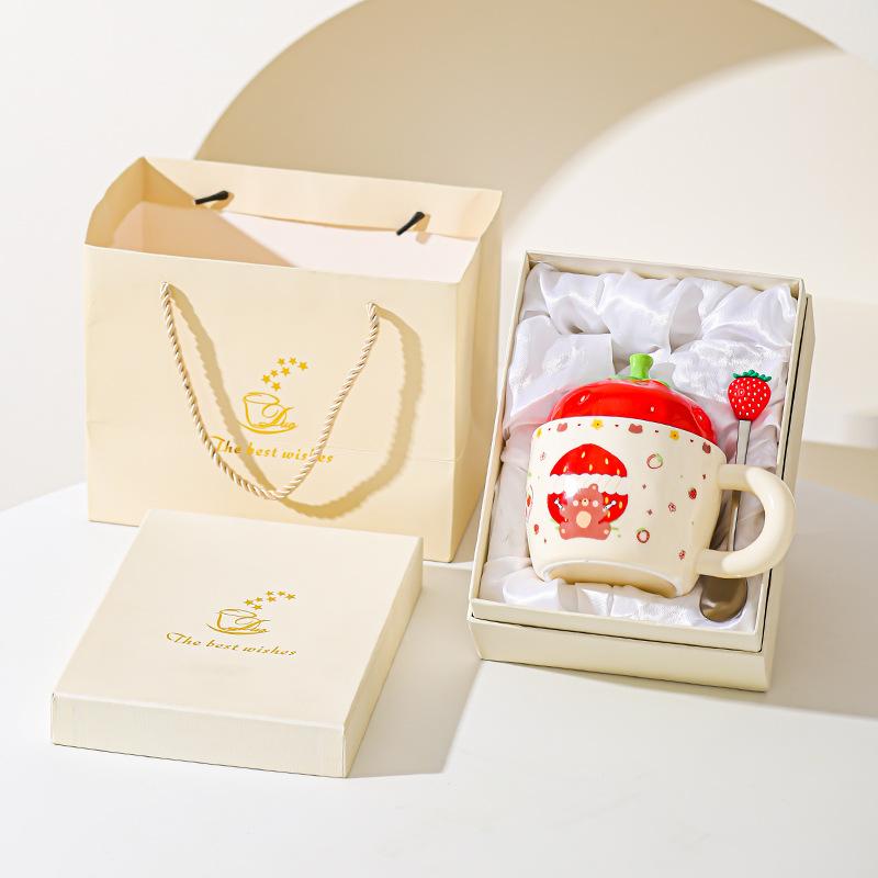 Керамическая чашка с крышкой «Клубничный медведь» для девочек, подарочная чашка для дома, кружка, высококачественная, для пары, для молока, для завтрака