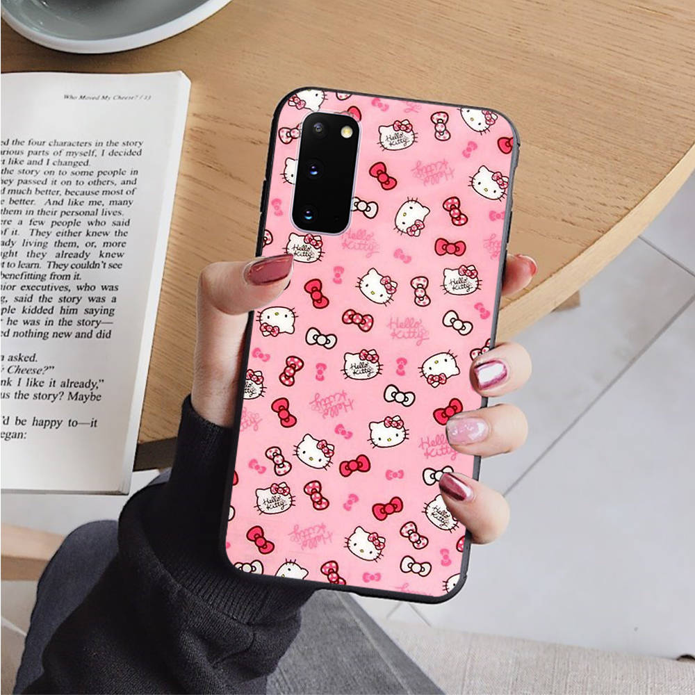 AH38 Прекрасный чехол Hello Kitty Black для iPhone 16 15 Plus 14 13 12 11 Pro 8 7 6S SE 5S X XR XS Max Realme C30 C33 C31 9I Huawei Y8P Y9 Sofe Cover