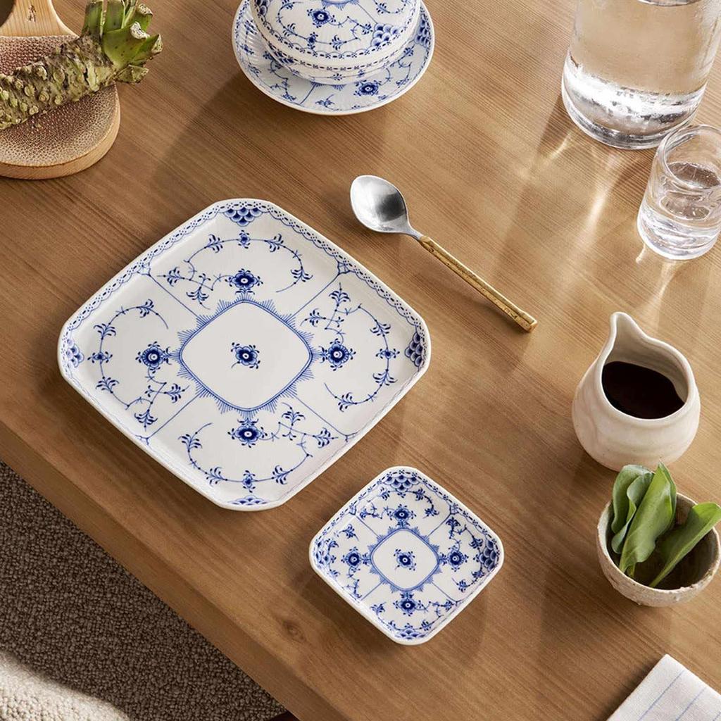 Импортное блюдо ROYAL COPENHAGEN, синее, рифленое, полукружевное, маленькое, квадратное, подарочное, для свадьбы, 1066922 [обычный продукт] 10,5 см