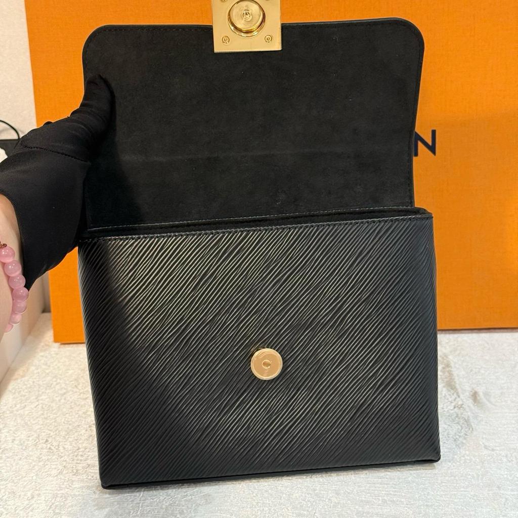 [Pre-Owned] Locky BB Metal Lock Leather Padlock Handbag Shoulder Bag Regular - Excellent #U31SQI