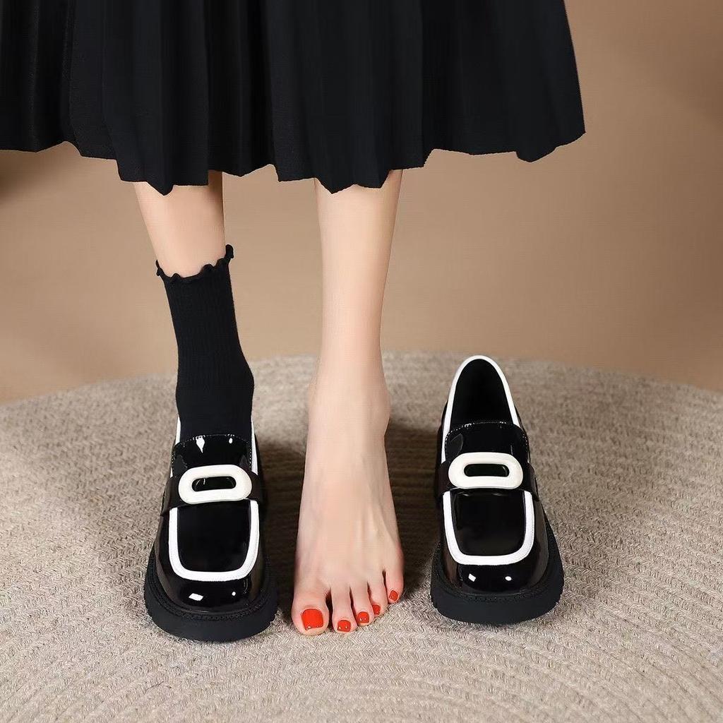 Лоферы на платформе в британском стиле, черно-белая цветовая гамма, мягкая подошва, легкий ароматный ветер 2025, нескользящие и износостойкие, на одну педаль, закрывающие ногу, легкие
