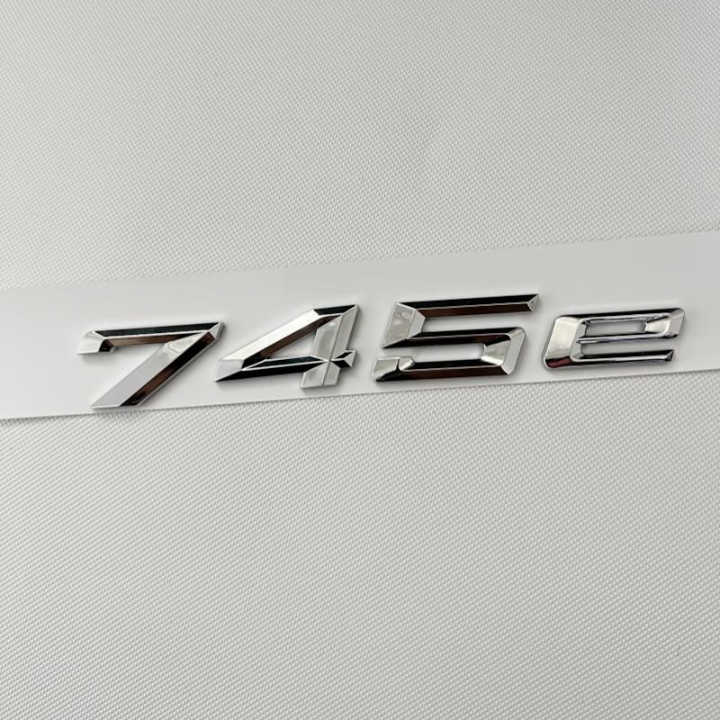 Car Trunk Words Letters Logo Badge Emblem Decals Sticker For BMW 7 Series 730e 740e 745e 750e 760e F01 F02 G11 G12