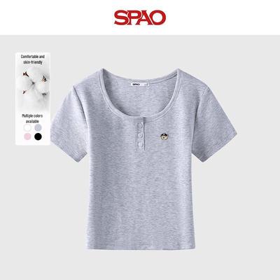 Женская футболка SPAO с вышитым мишкой, U-образным вырезом и пуговицами спереди