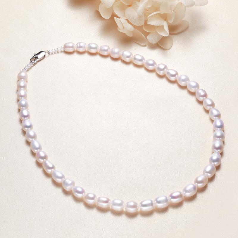of Fashionable and Versatile Rice-shaped Freshwater Pearl Necklaces, with Simple Copper Alloy Chains