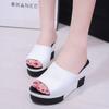 Мода 2025 Модные шлепанцы Женская обувь Тапочки Платформа Летняя обувь Открытый носок Клинья Сандалии Женская обувь женская Большой размер 35-40