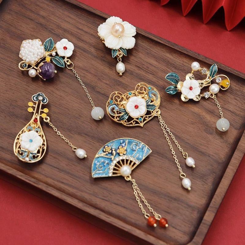 Antique Brooch Female High-end Sense High-end Court Temperament Elegant Pearl Pin Cheongsam Placket Hanfu Accessories Corsage