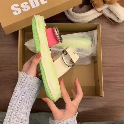 Платформенные шлепанцы интернет-знаменитостей женские суперхит 2025 новая летняя обувь модная цветовая гамма на высокой подошве с чувством высокого класса пляжные сандалии