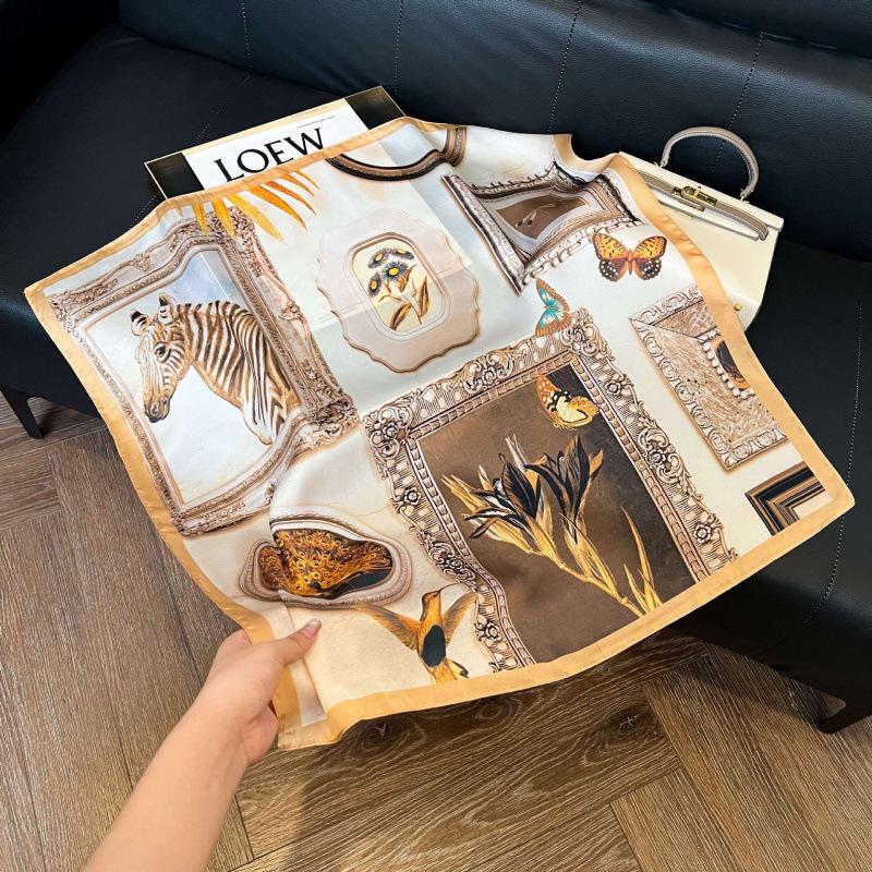 Retro silk scarves for women's new high-end accessories, neck small square scarf, scarf waist, fashionable and versatile, and gifts can be given.