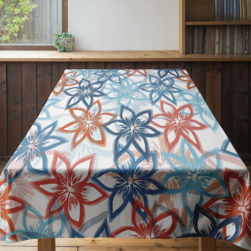 Скатерть с цветочным принтомОживите вашу обеденную зону этой привлекательной декоративной тканью, идеально подходящей для свадеб, вечеринок и кануна праздника