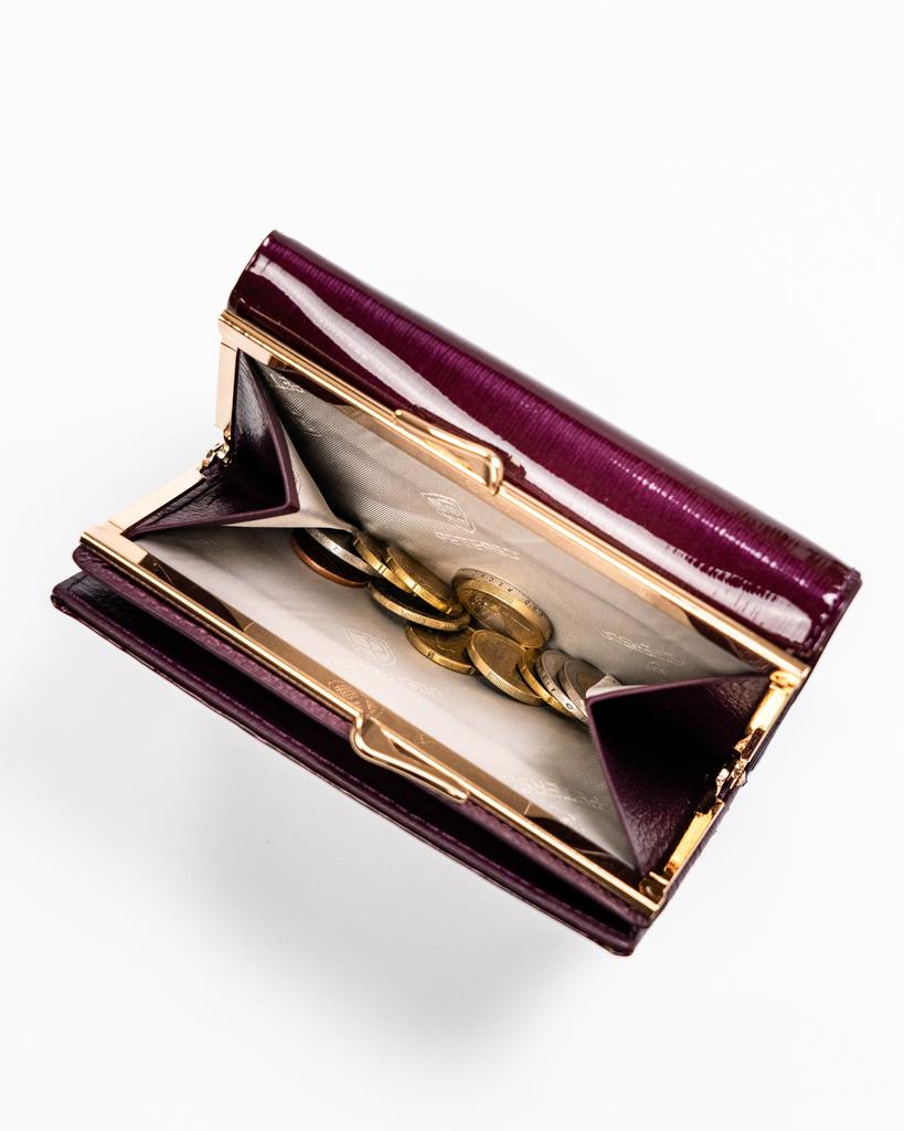 Medium-sized women's wallet made of genuine leather - Peterson