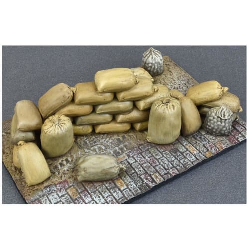 Miniart 1/35 Scale Burlap Sack Set (for Sand, Cement, Vegetables, Flour, Seeds, Etc.) Plastic Model MA35586