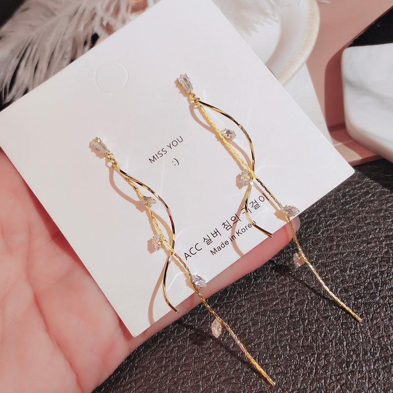 Серьги из циркония в корейском стиле в стиле ретро 2024 г. — дизайн с длинной серебряной иглой