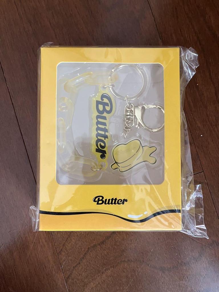 [Б/У] Набор официального мерча BTS Butter: 2 Брелка и 3 Фотобаннера