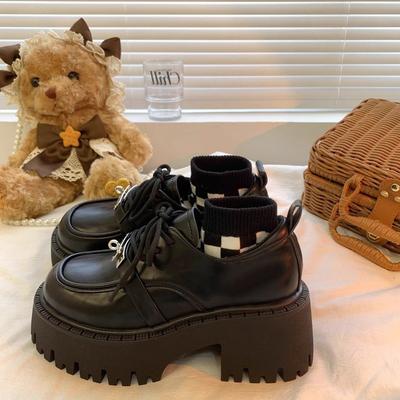 Платформенные маленькие кожаные туфли женские в британском стиле 2025 осень новинка толстый каблук увеличивающие рост черные лоферы на шнуровке хлопковая обувь