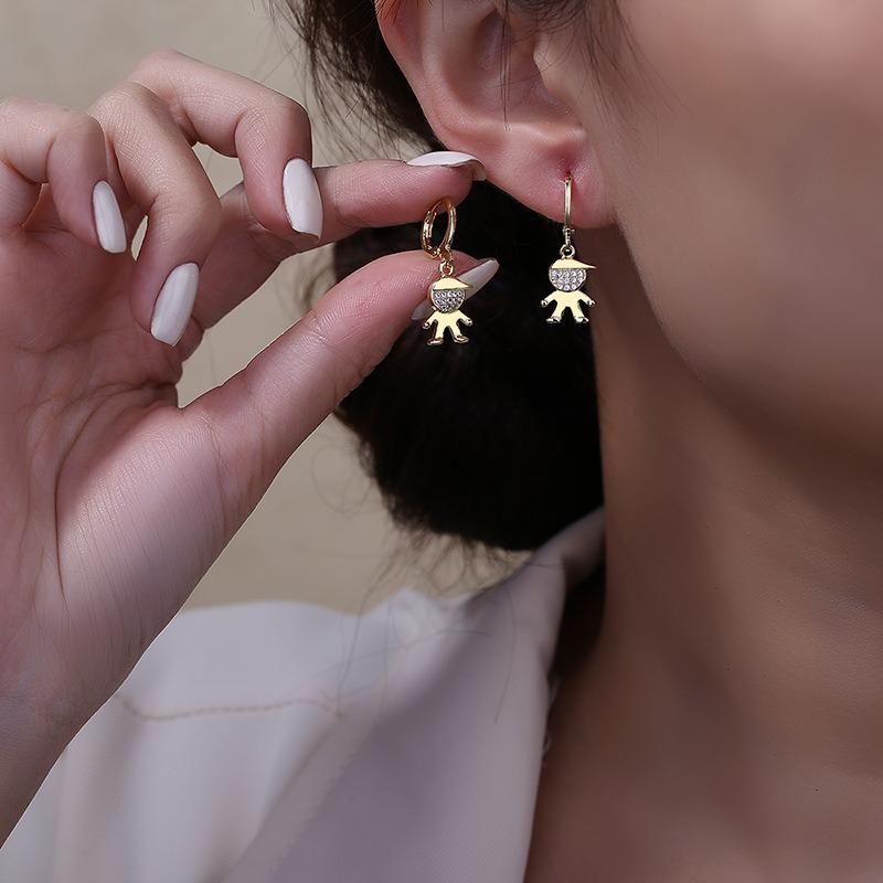 Модные, Простые и Универсальные Серьги для Мальчиков для Женщин Нишевый Дизайн Мультяшные Серьги Золотистые