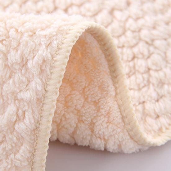 Yousheng Coral Velvet Plaid Texture Bath Towel Strong Water Absorption Fluffy Towel with Lanyard Design Easy To Clean Hand Towel