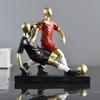 Статуя футболиста, фигурка из смолы, ремесленное украшение, подарок для прихожей, скульптура спортсмена, декоративная для