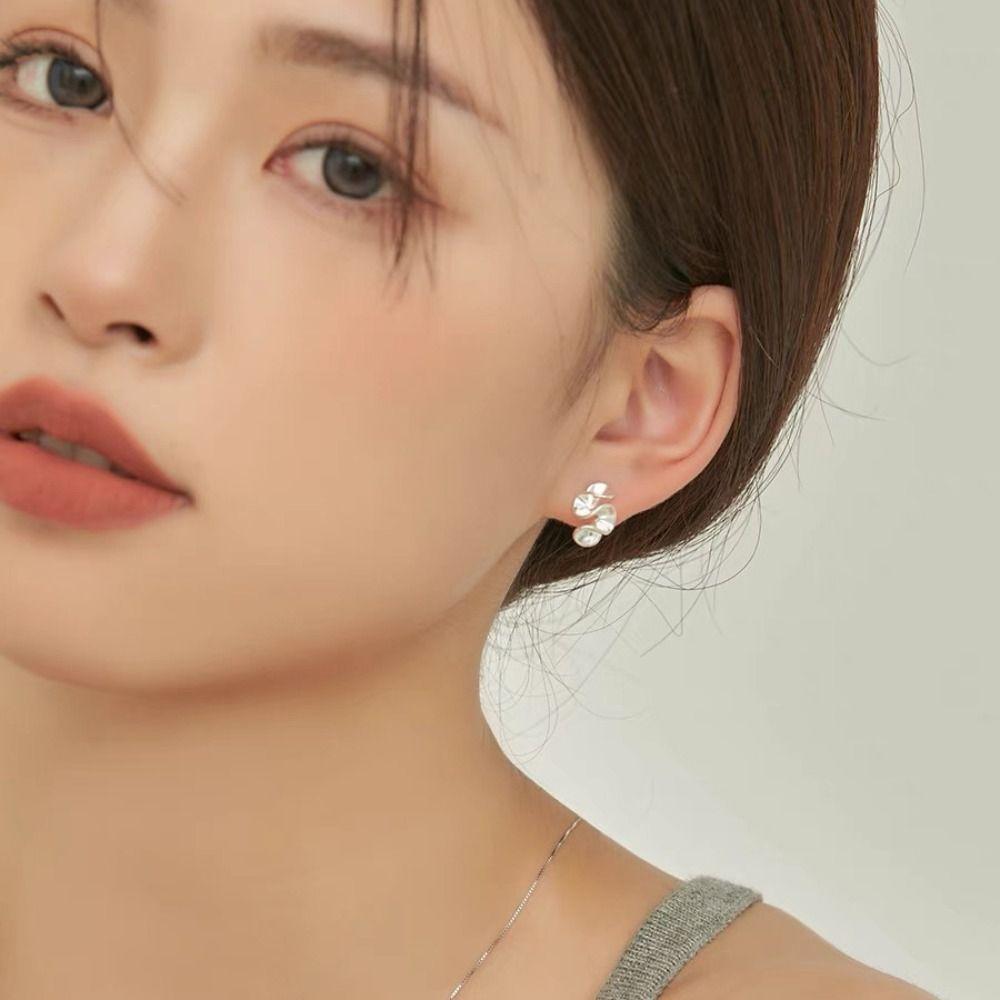 Серьги-гвоздики из стерлингового серебра 925 пробы, плиссированные, форма кремового цветка, геометрические ушные аксессуары, подарок для женщины