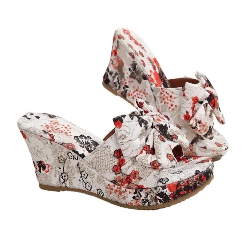 Женские тапочки на танкетке 2024 Летняя женская обувь Шелковая нить Бабочка Роса Носок Высокий каблук Модная женская обувь Slip On