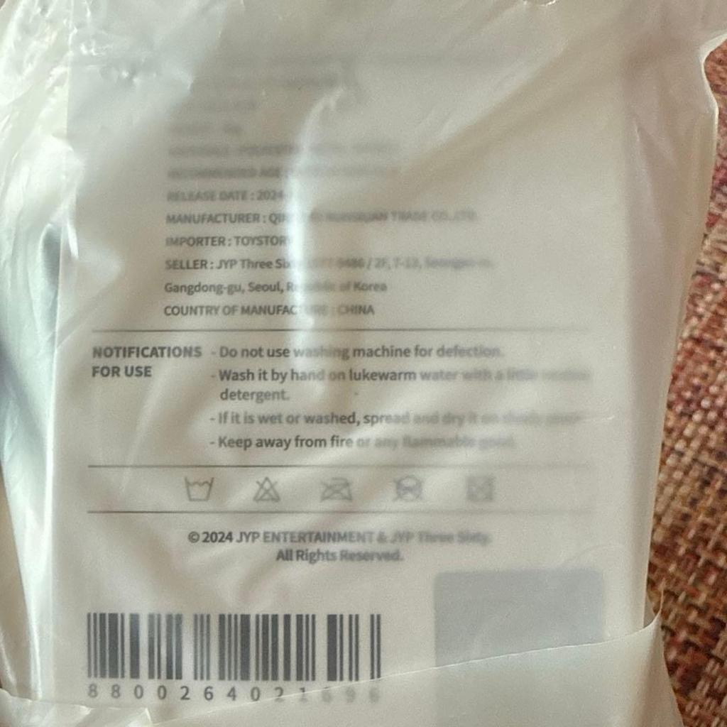 [USED] Official SKZOO Magnetic Key Ring, Levitt Reno