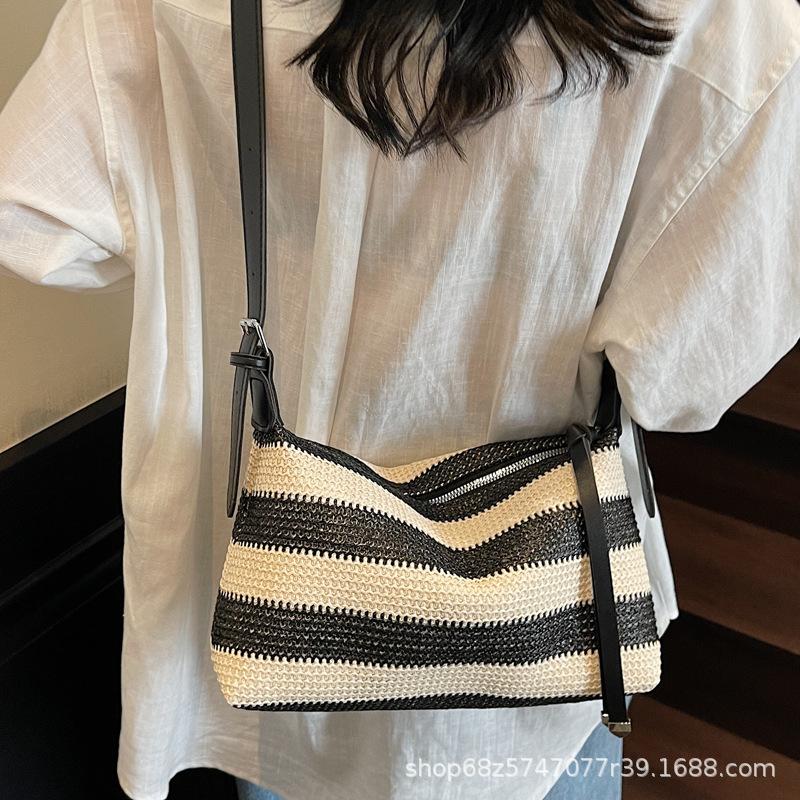 Bag Women's 2025 New Colorful Straw Portable Bucket Bag Casual Beach Resort Style Woven One Shoulder Crossbody Bag